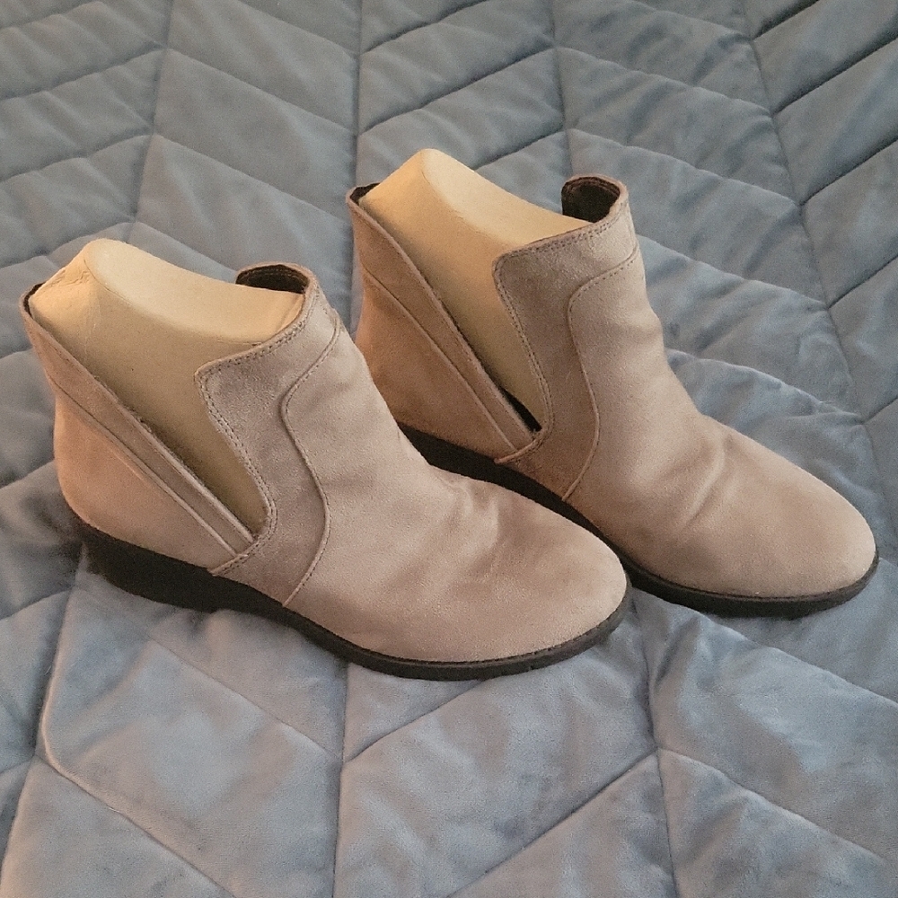 Women's Taupe Ankle Boots - Picture 4 of 9